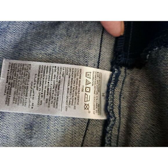 Old Navy Ladies Maternity Pixie Pants NWT.   Medium Blue Denim, Size 16. - Picture 12 of 12